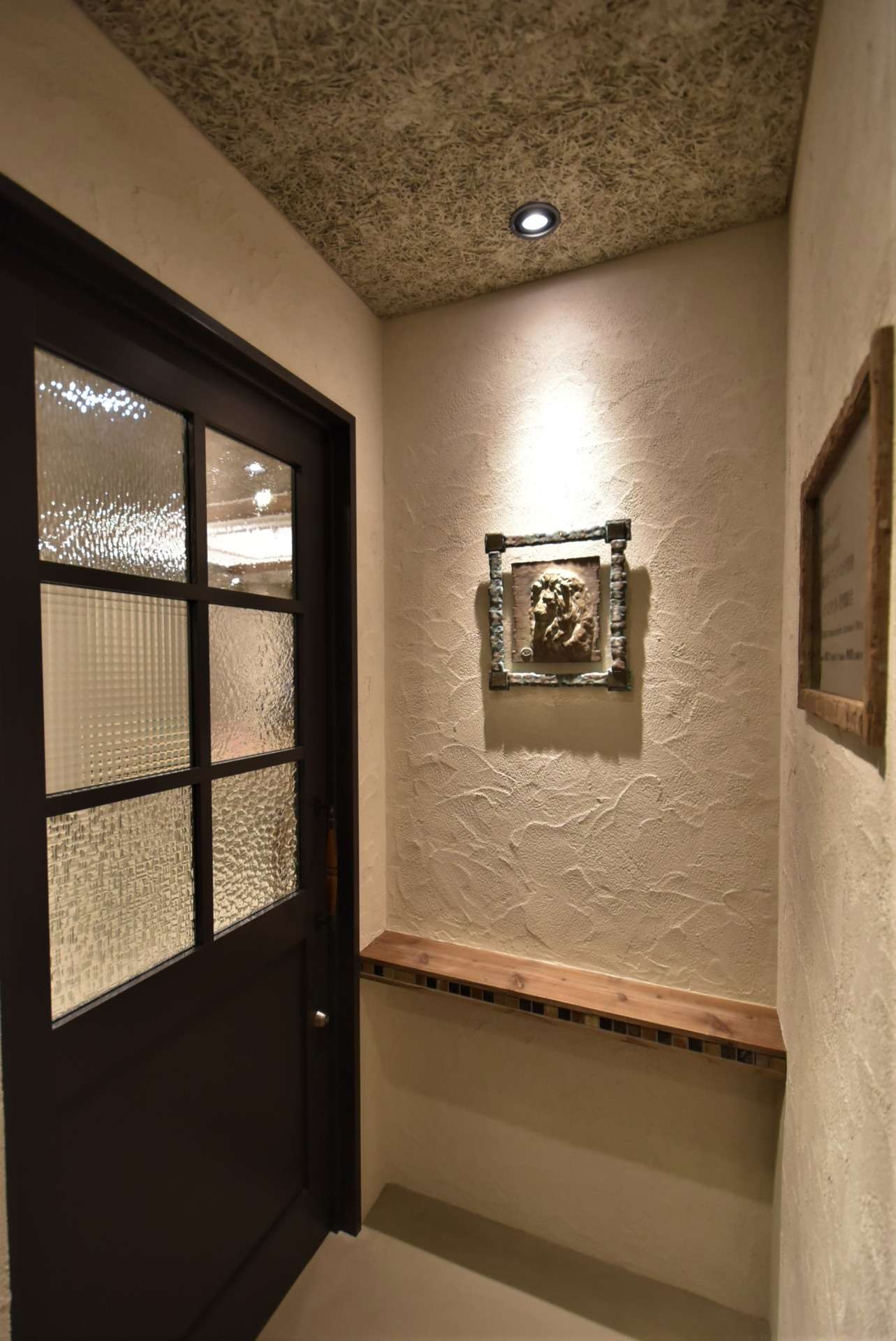 フロントは会長さん作のモニュメントがお出迎え