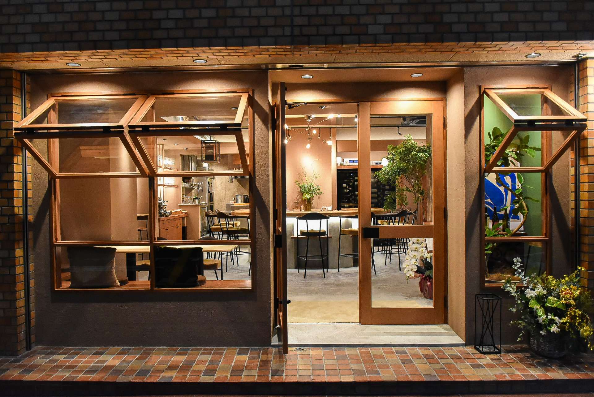 外観 特殊な窓。心地よい風の入り方。